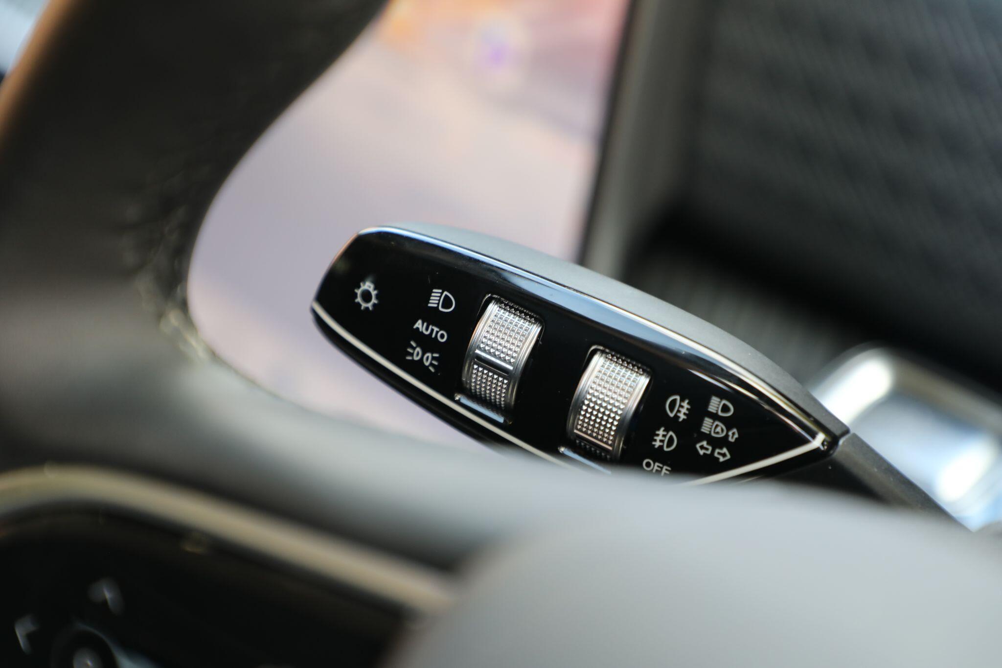 Large vehicle image